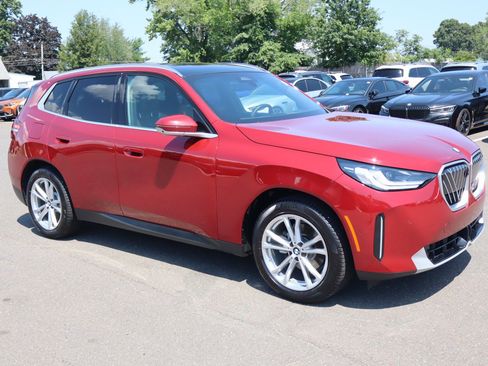 Used 2025 BMW X3 xDrive30i w/ Premium Package AWD/4WD image 3