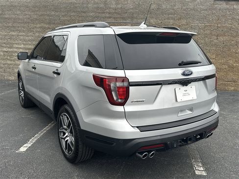 Used 2018 Ford Explorer Sport image 5