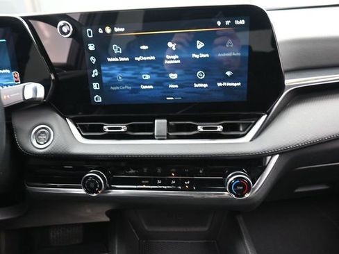 Used 2025 Chevrolet Equinox LT image 10