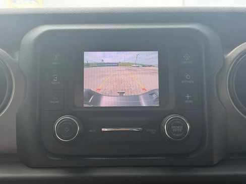 Used 2021 Jeep Gladiator Sport AWD/4WD image 9