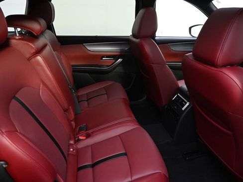 Certified 2025 MAZDA CX-70 3.3 Turbo S w/ Premium Package AWD/4WD image 18