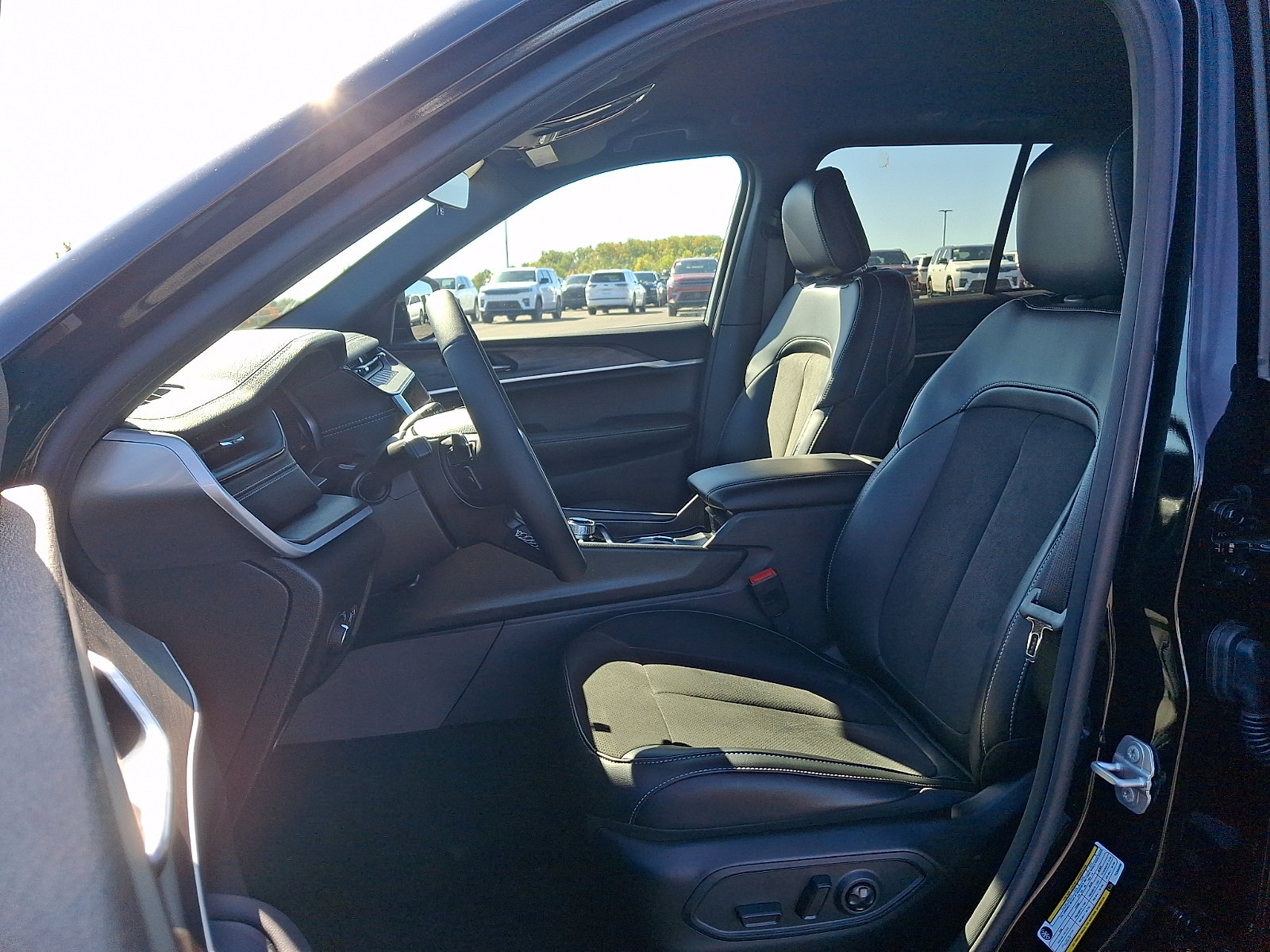 New 2026 Jeep Grand Cherokee Altitude AWD/4WD image 6