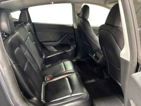 Certified 2023 Tesla Model Y Long Range AWD/4WD image 11