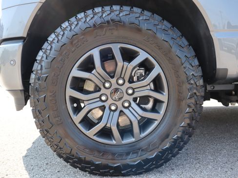 Used 2023 Ford F150 Lightning Platinum AWD/4WD image 11