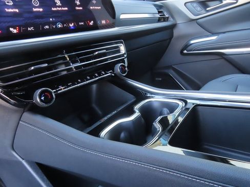 New 2026 Chevrolet Traverse LT w/ Enhanced Driving Package image 6