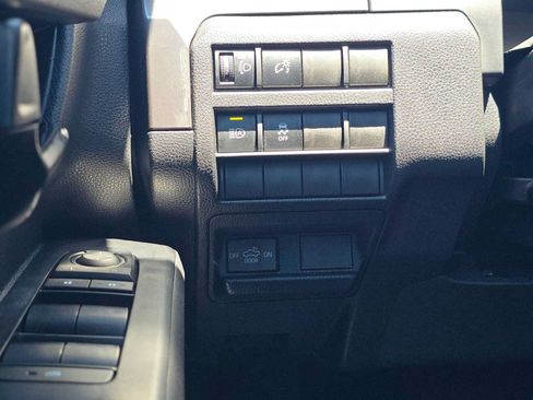 Certified 2025 Toyota Tacoma SR5 RWD image 32