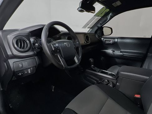 Used 2020 Toyota Tacoma TRD Off-Road AWD/4WD image 30