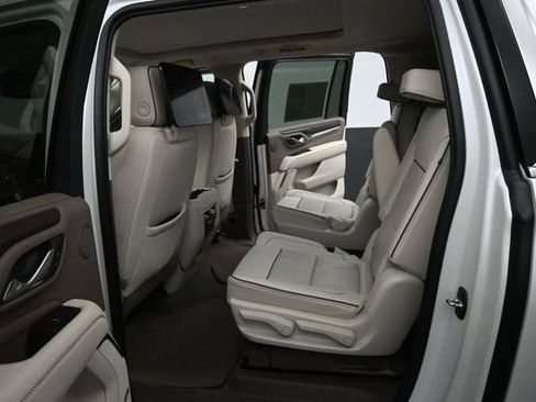 Used 2023 GMC Yukon XL Denali AWD/4WD image 10