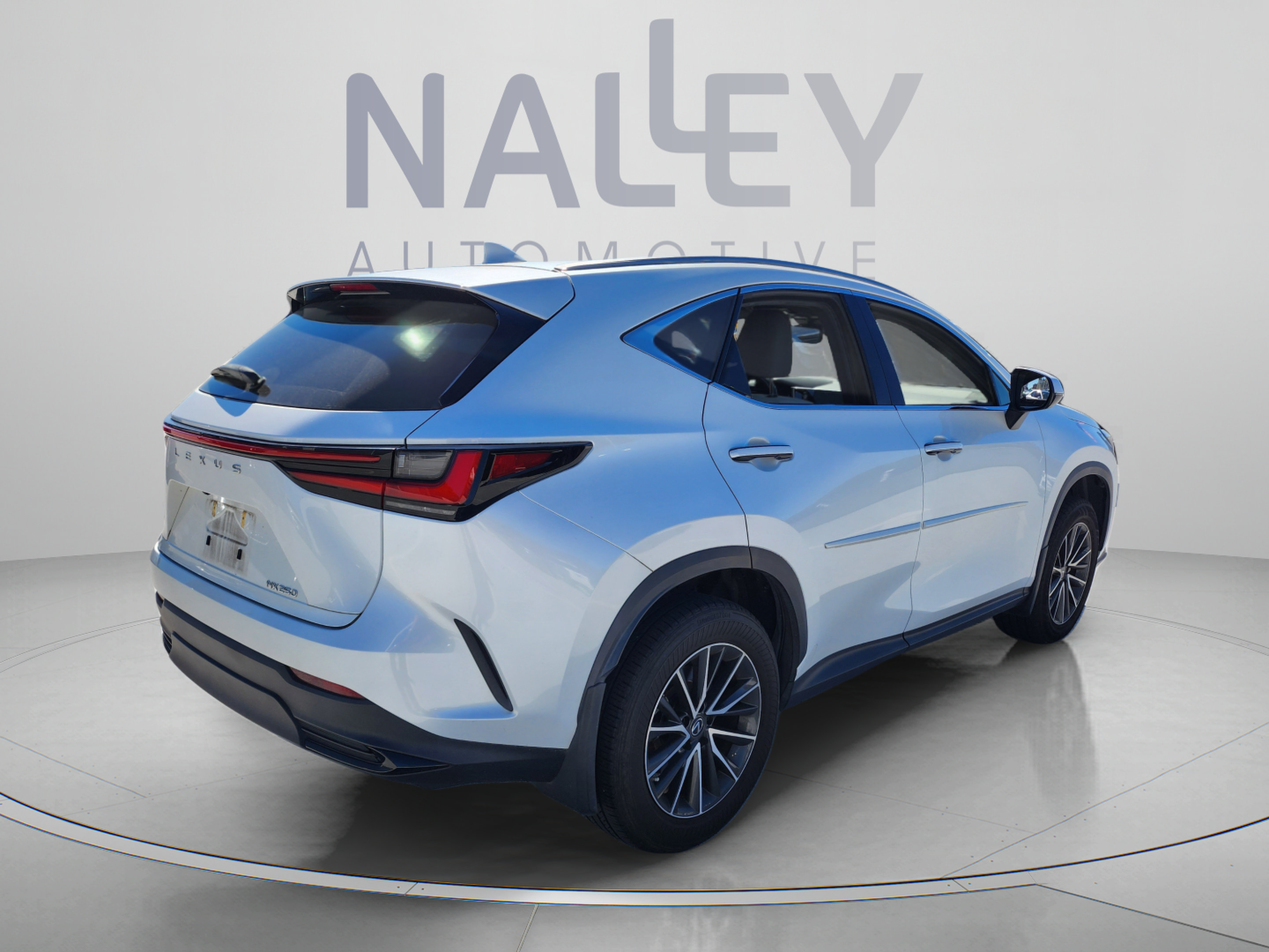 Used 2023 Lexus NX 250 FWD w/ Towing Package (2000 Lbs) image 4
