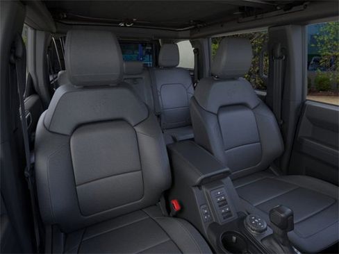 New 2025 Ford Bronco Outer Banks w/ Sasquatch Package image 10