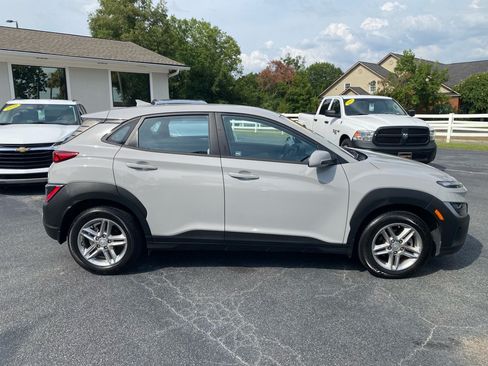 Used 2022 Hyundai Kona SE FWD image 6