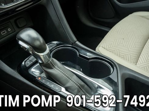 Used 2022 Buick Encore GX Essence w/ Advanced Technology Package FWD image 23