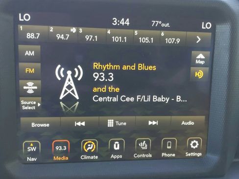 Used 2022 Jeep Wrangler Unlimited Sahara w/ Cold Weather Group image 24