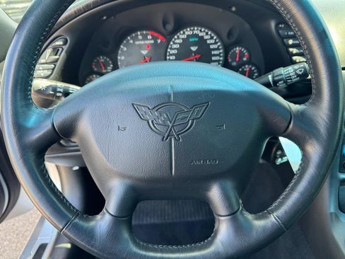 Used 2001 Chevrolet Corvette Coupe w/ Preferred Equipment Group2 RWD image 29