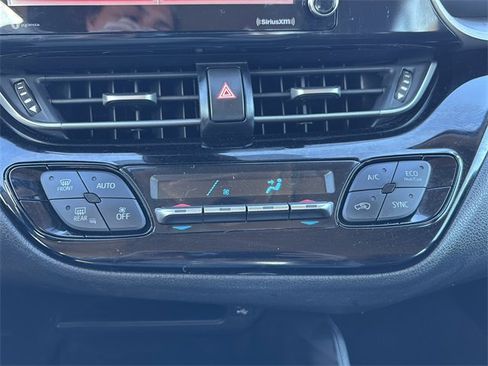 Used 2020 Toyota C-HR LE image 23