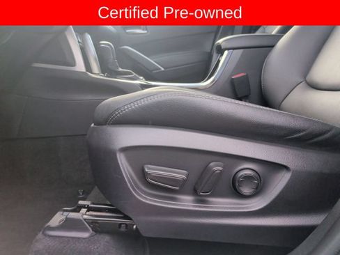 Certified 2025 Toyota Corolla Cross XLE FWD image 12