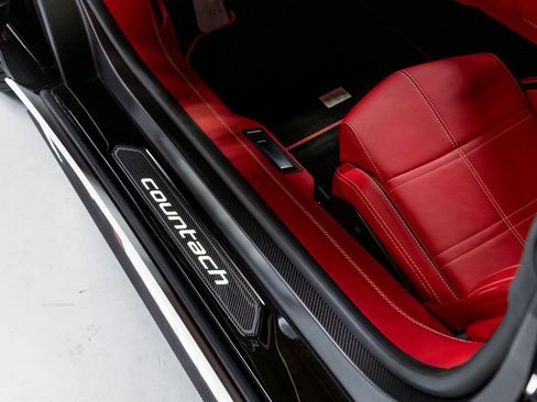 Used 2022 Lamborghini Aventador Countach image 14