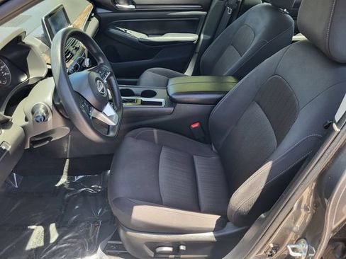 Certified 2025 Nissan Altima 2.5 SV FWD image 19
