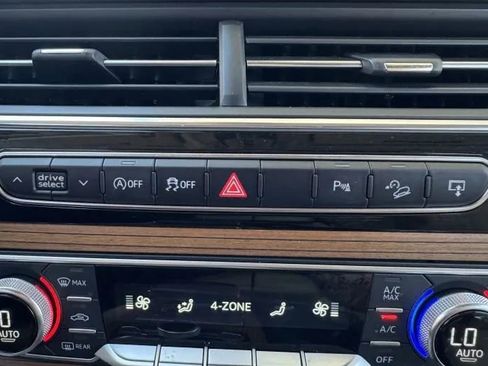 Used 2017 Audi Q7 3.0T Prestige AWD/4WD image 35
