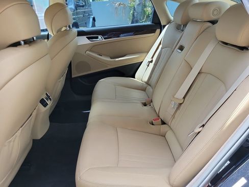 Used 2018 Genesis G80 3.8 RWD image 9