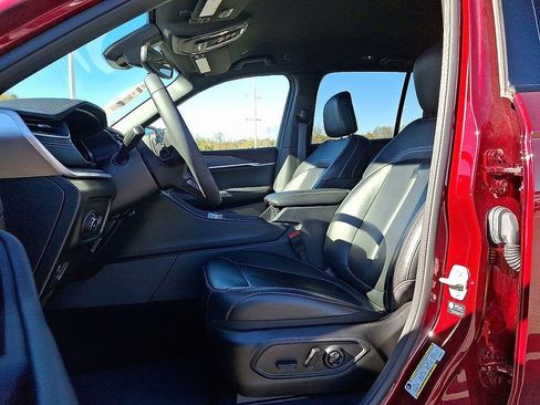 Used 2024 Jeep Grand Cherokee Limited w/ Trailer Tow Package image 13