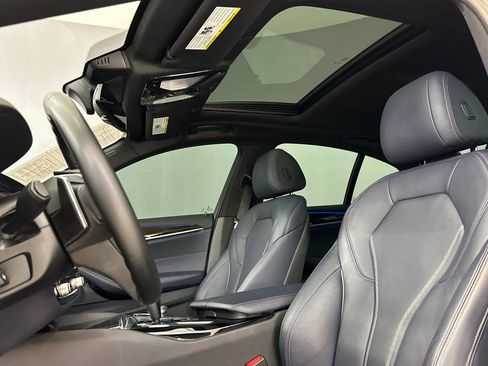 Used 2019 BMW 530e w/ Convenience Package RWD image 15