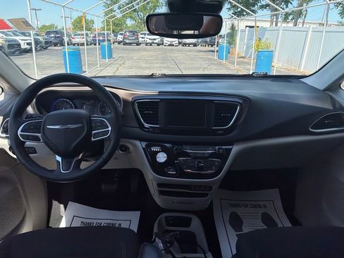 Used 2023 Chrysler Voyager LX FWD image 31