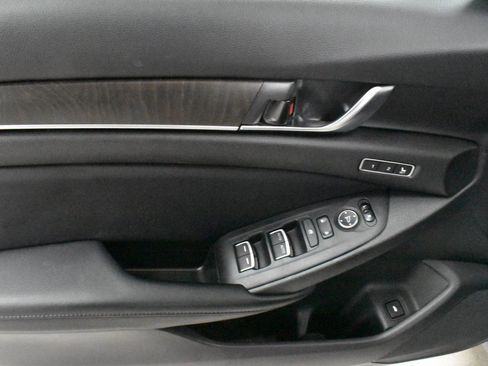 Used 2018 Honda Accord EX-L image 19