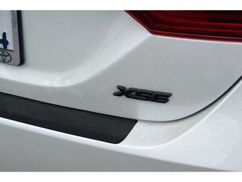 Used 2021 Toyota Camry XSE FWD image 7