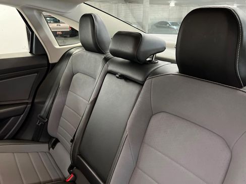 Used 2025 Volkswagen Jetta SE FWD image 22
