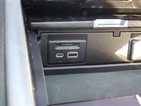 Used 2021 GMC Yukon XL Denali image 21