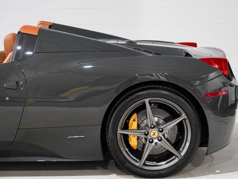 Used 2014 Ferrari 458 Spider image 32