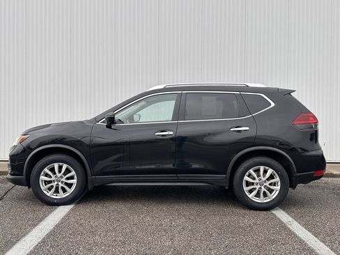 Used 2018 Nissan Rogue SV w/ Premium Package image 2