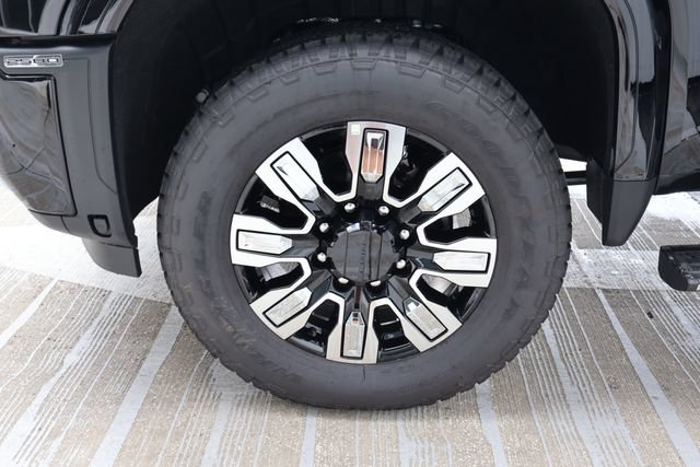 New 2026 GMC Sierra 2500 Denali w/ Denali Reserve Package AWD/4WD image 9