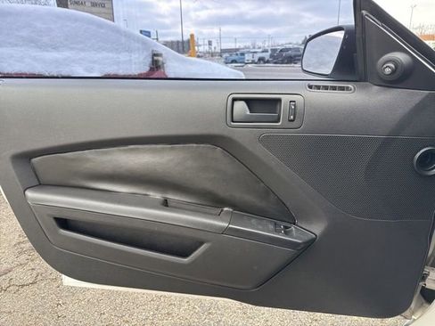 Used 2010 Ford Mustang Coupe image 18