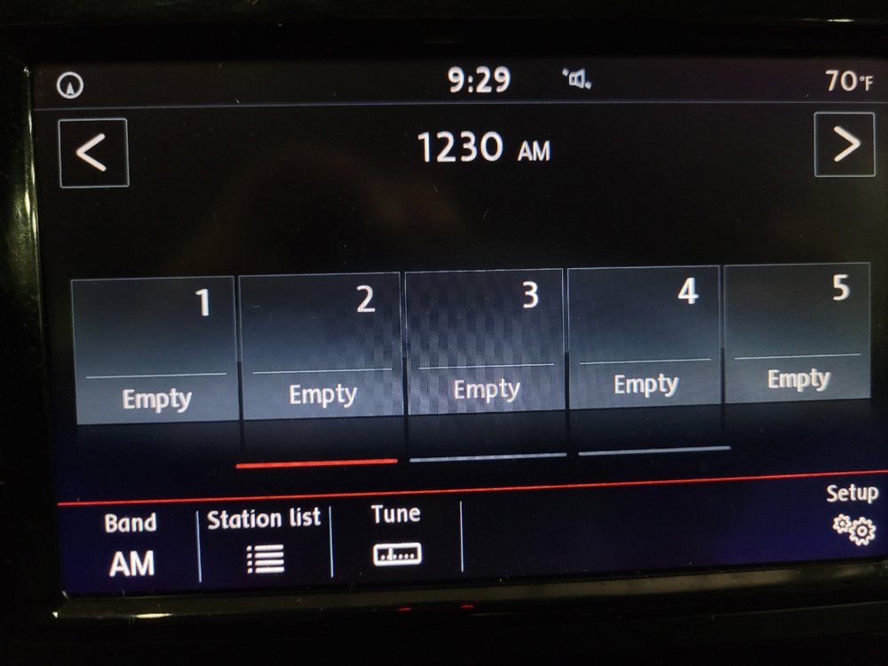Used 2017 Volkswagen Passat 1.8T SE FWD image 25