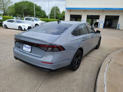 Used 2025 Honda Accord SE image 5