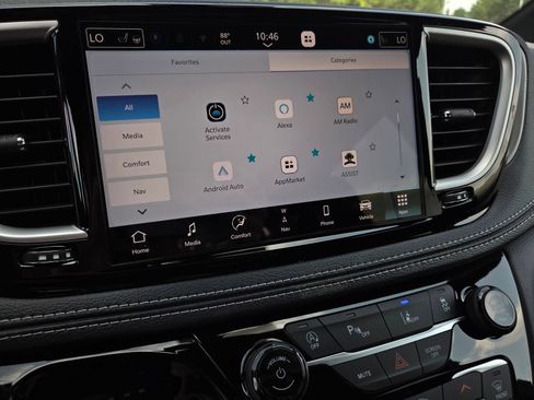 New 2027 Chrysler Pacifica Limited FWD image 7