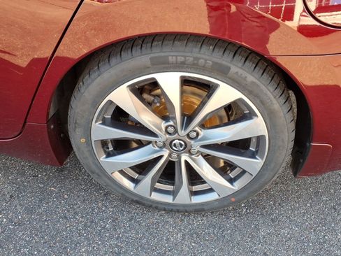 Used 2020 Nissan Maxima Platinum FWD image 13