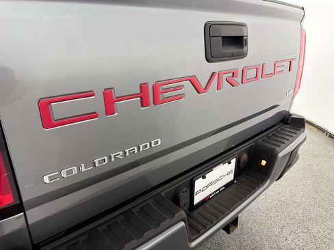 Used 2022 Chevrolet Colorado LT w/ LT Convenience Package image 17