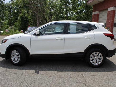 Used 2018 Nissan Rogue Sport S AWD/4WD image 2