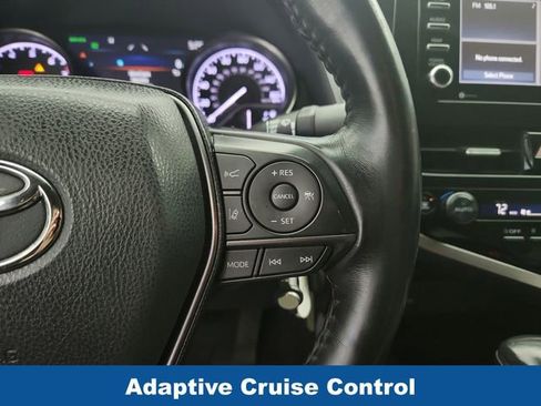 Used 2022 Toyota Camry SE w/ Cold Weather Package image 22