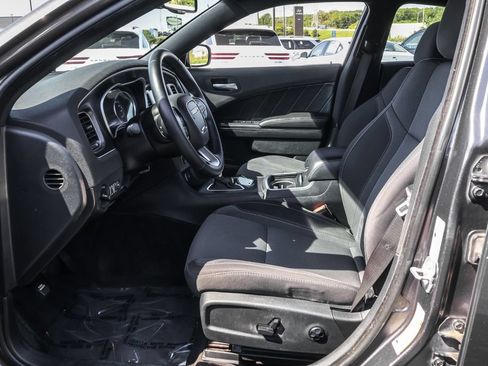 Used 2018 Dodge Charger SXT Plus w/ Driver Convenience Group RWD image 6