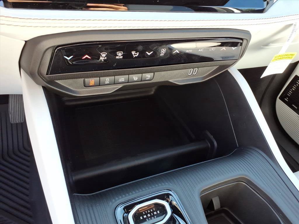 New 2026 Jeep Cherokee Overland w/ Trailer Tow Group AWD/4WD image 14