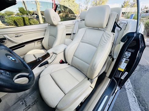 Used 2010 BMW 328i Convertible image 21