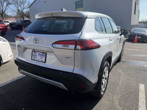 Certified 2024 Toyota Corolla Cross L image 6