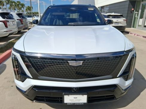 New 2026 Cadillac Vistiq Sport image 6