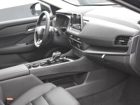 New 2026 Nissan Rogue SV w/ SV Premium Package image 6