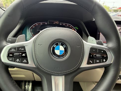 Used 2022 BMW X6 xDrive40i w/ Executive Package AWD/4WD image 31