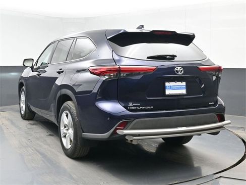 Used 2020 Toyota Highlander L image 7